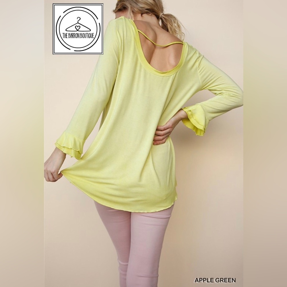 NWT! Flutter Cuff Apple Top